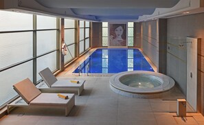 Couples treatment rooms, body treatments, aromatherapy, body scrubs