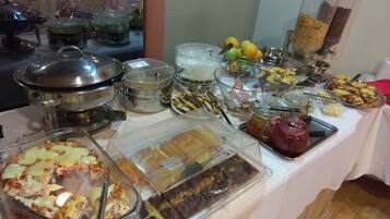 Daily buffet breakfast for a fee