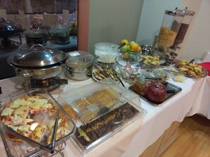 Daily buffet breakfast for a fee - Hotel Park (Agia Paraskevi)