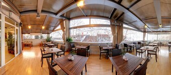 Marine House Boutiqe Hotel 