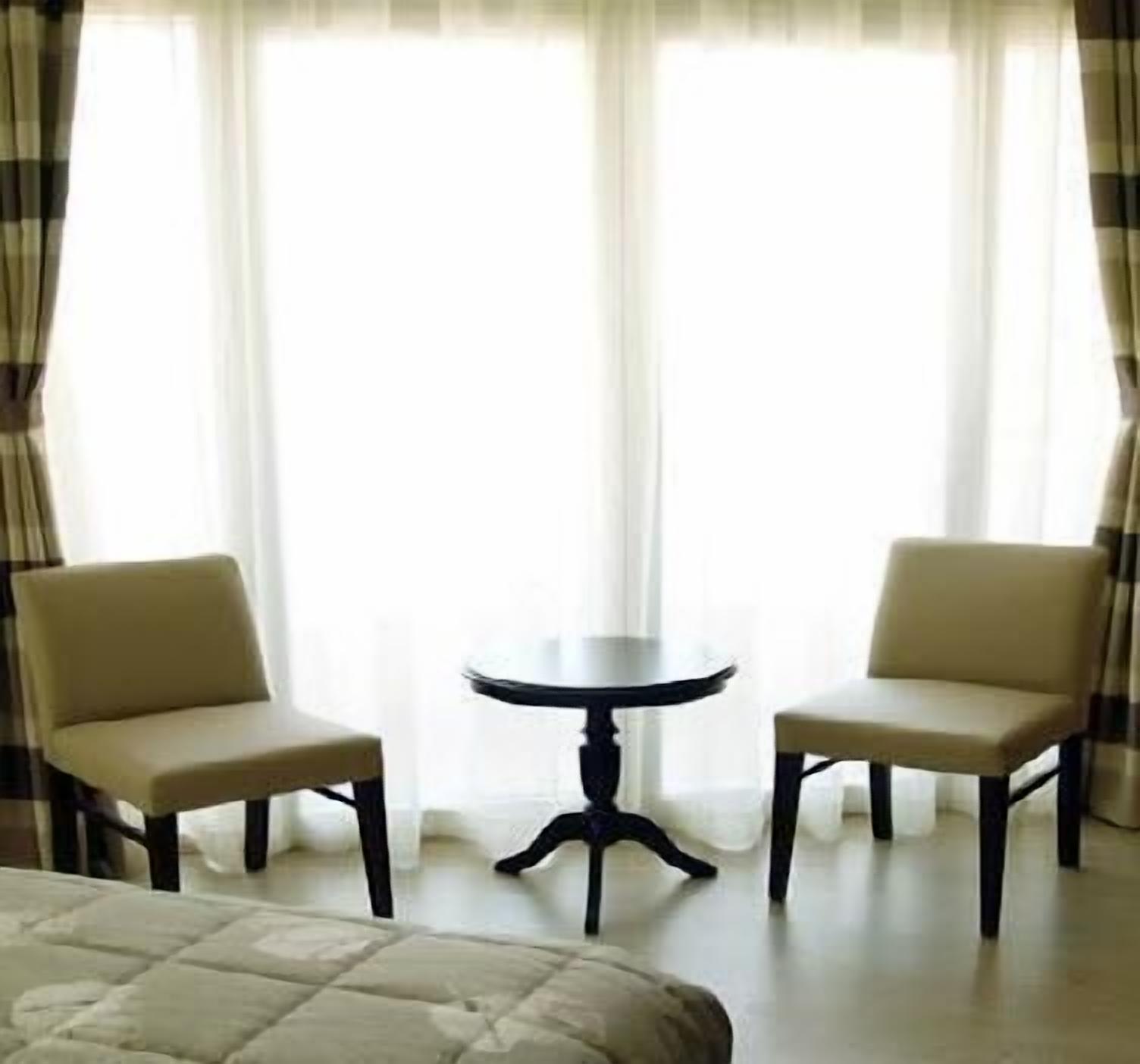 superior room | living area | 32-inch led tv with satellite channels, tv