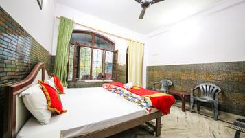 In-room safe, free WiFi