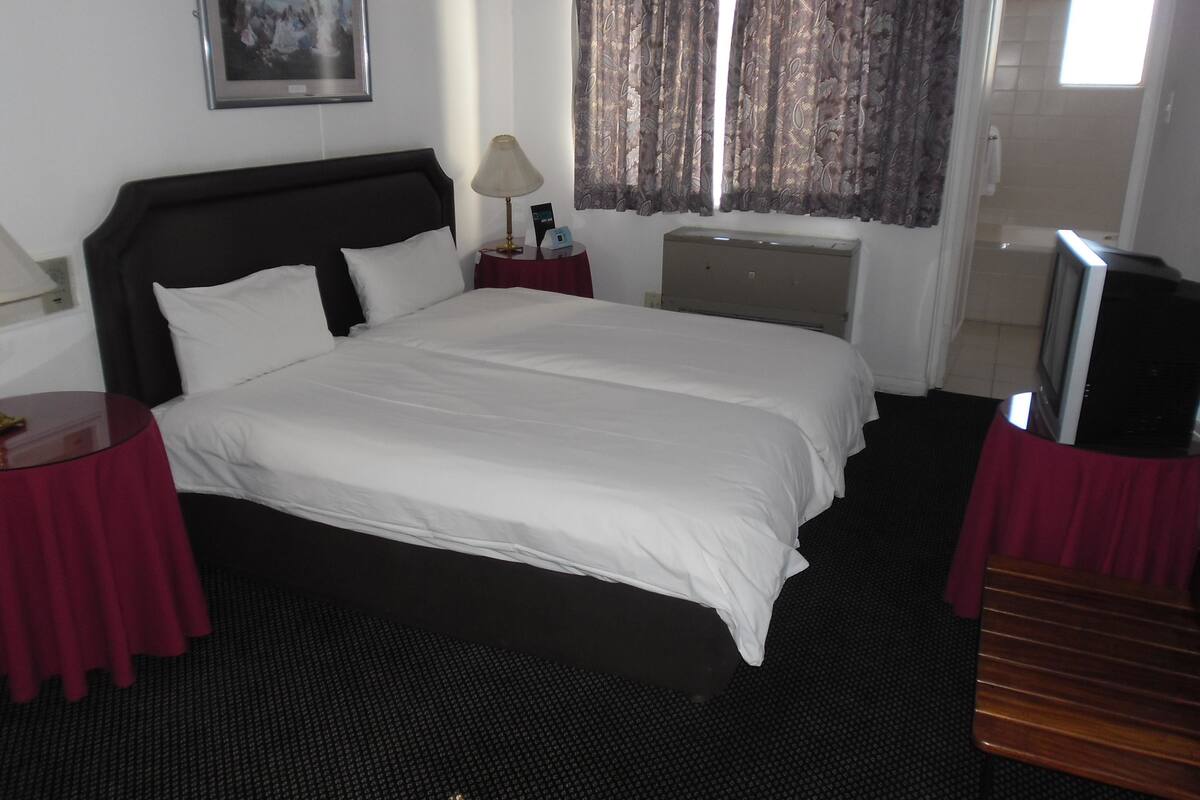 Twin Room, 2 Single Beds