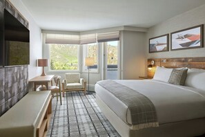 Premium bedding, pillowtop beds, in-room safe, desk - Viewline Resort Snowmass, Autograph Collection (Snowmass Village)