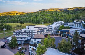Front of property - Viewline Resort Snowmass, Autograph Collection (Snowmass Village)