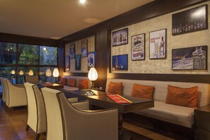 Bar (on property) - Hunas Falls Hotel (Ukuwela)