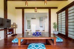 Suite | Living area | LCD TV - Hunas Falls Hotel (Ukuwela)