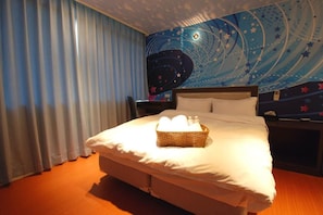 Desk - Happiness Inn (Taipei)