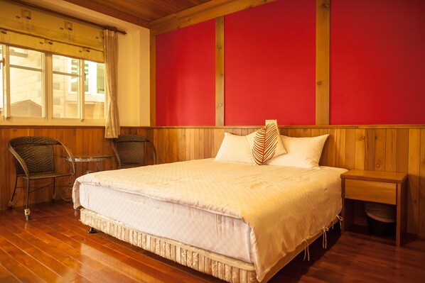 1 bedroom, Egyptian cotton sheets, premium bedding, down duvets