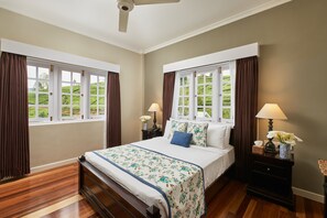 Deluxe Room | 1 bilik tidur, peralatan tempat tidur premium, bar mini 