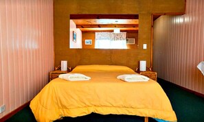 Individually furnished, bed sheets