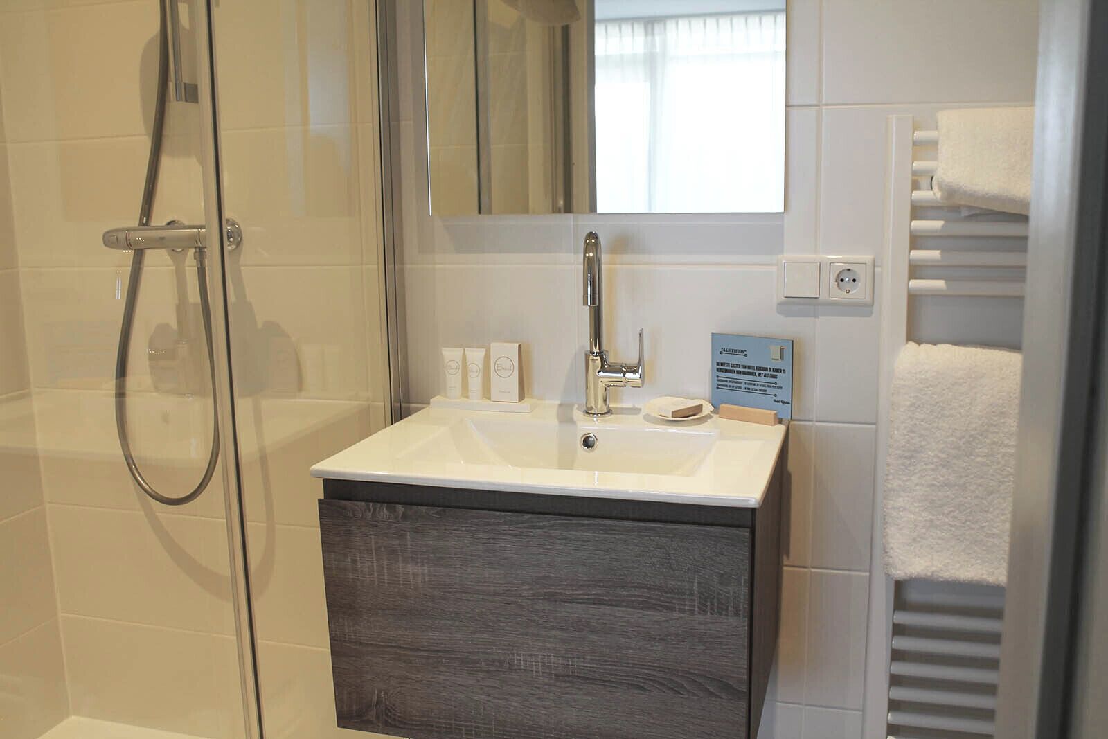 family room, balcony | bathroom | towels