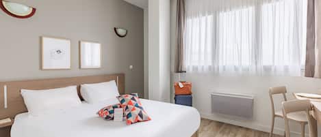 Double Studio | 2 bedrooms, desk, soundproofing, iron/ironing board