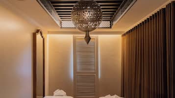 Couples treatment room(s), hot tub, body treatments, aromatherapy