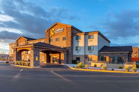 Fachada. Comfort Inn & Suites Page at Lake Powell