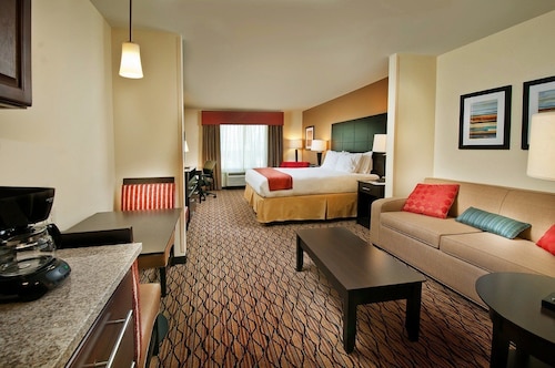 Holiday Inn Express Hotel & Suites Pearsall by IHG