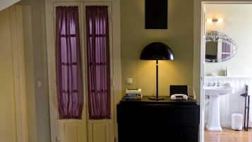 Individually decorated, individually furnished, desk