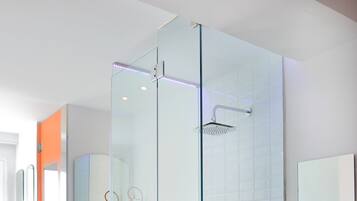 Superior Room, City View | Bathroom shower