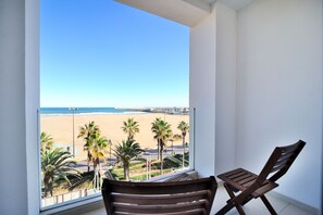 Junior Suite, Sea View | Down comforters, Select Comfort beds, in-room safe - Hotel Boutique Sabbia Valencia (Valencia)