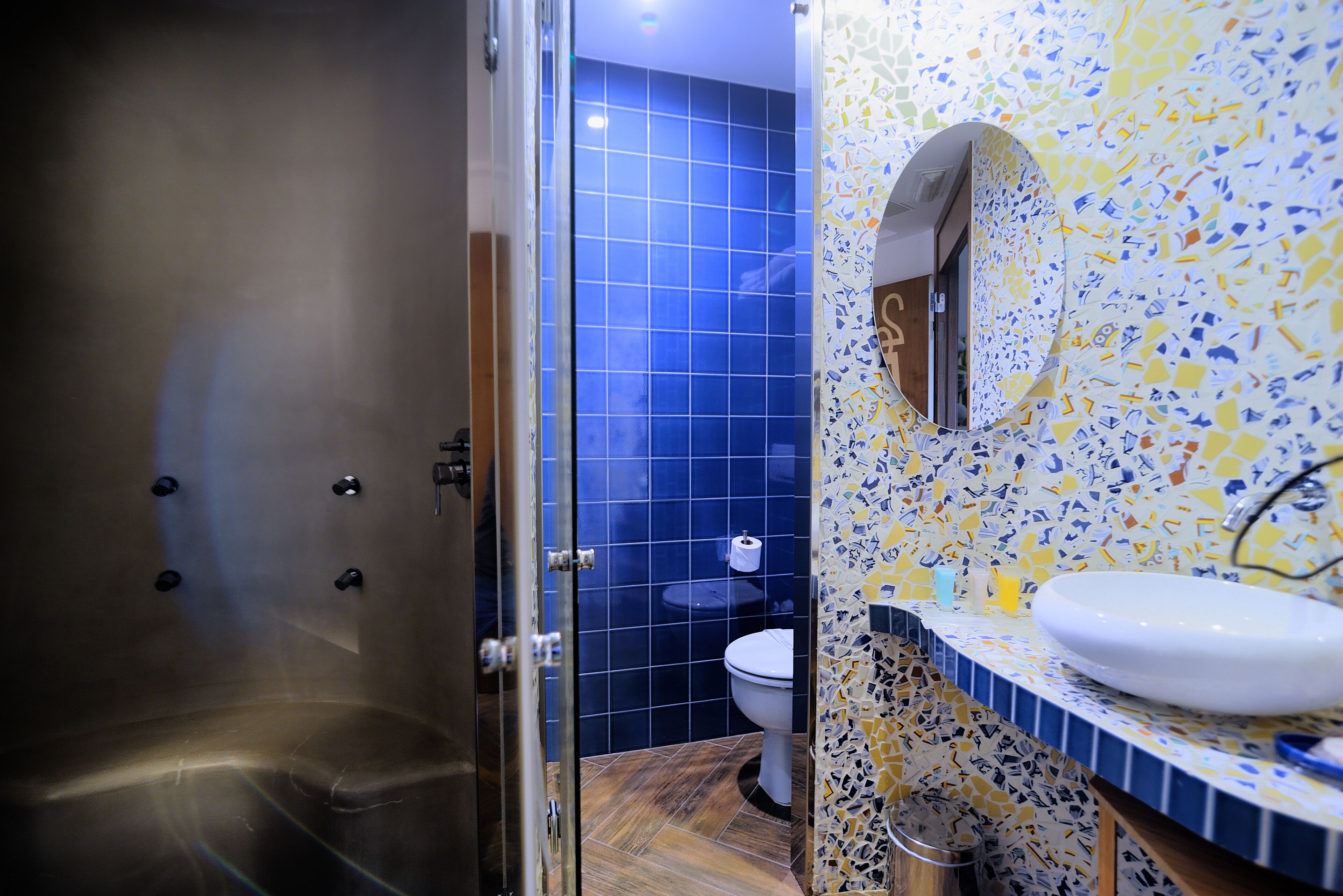 standard double room (deluxe interior view) | bathroom shower