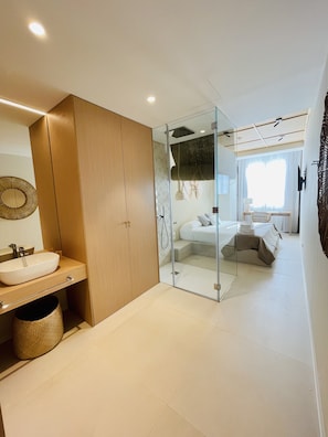 Superior Room, City View | Down comforters, Select Comfort beds, in-room safe - Hotel Boutique Sabbia Valencia (Valencia)