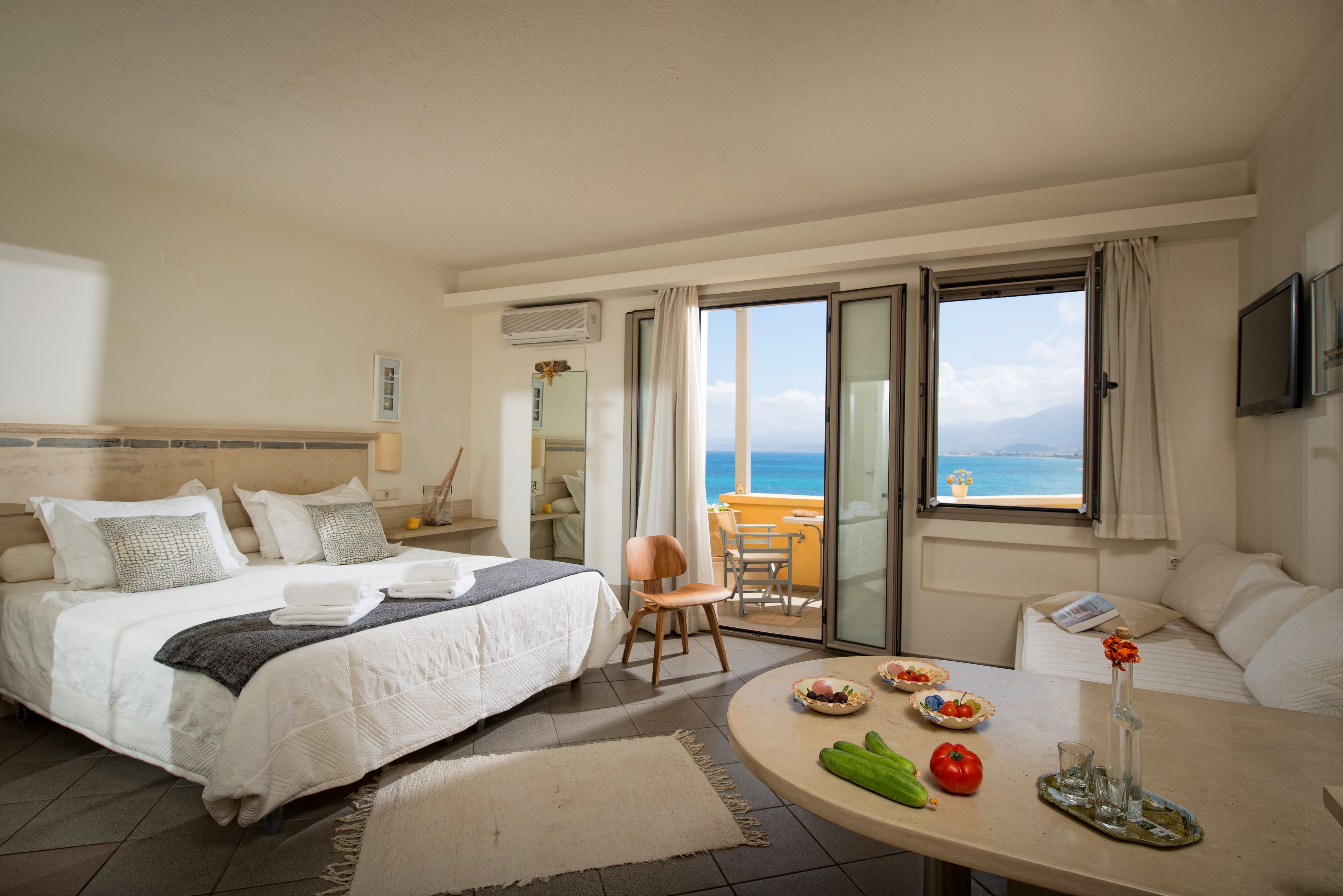 Superior Studio, Sea View | In-room safe, individually decorated, individually furnished, desk