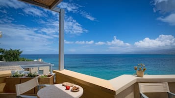 Superior Studio, Sea View | In-room safe, individually decorated, individually furnished, desk