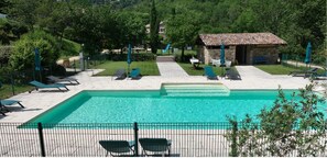 Außenpool, geöffnet von 10:00 Uhr bis 20:00 Uhr, Cabañas (kostenlos)