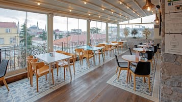 Desayuno buffet incluido todos los días