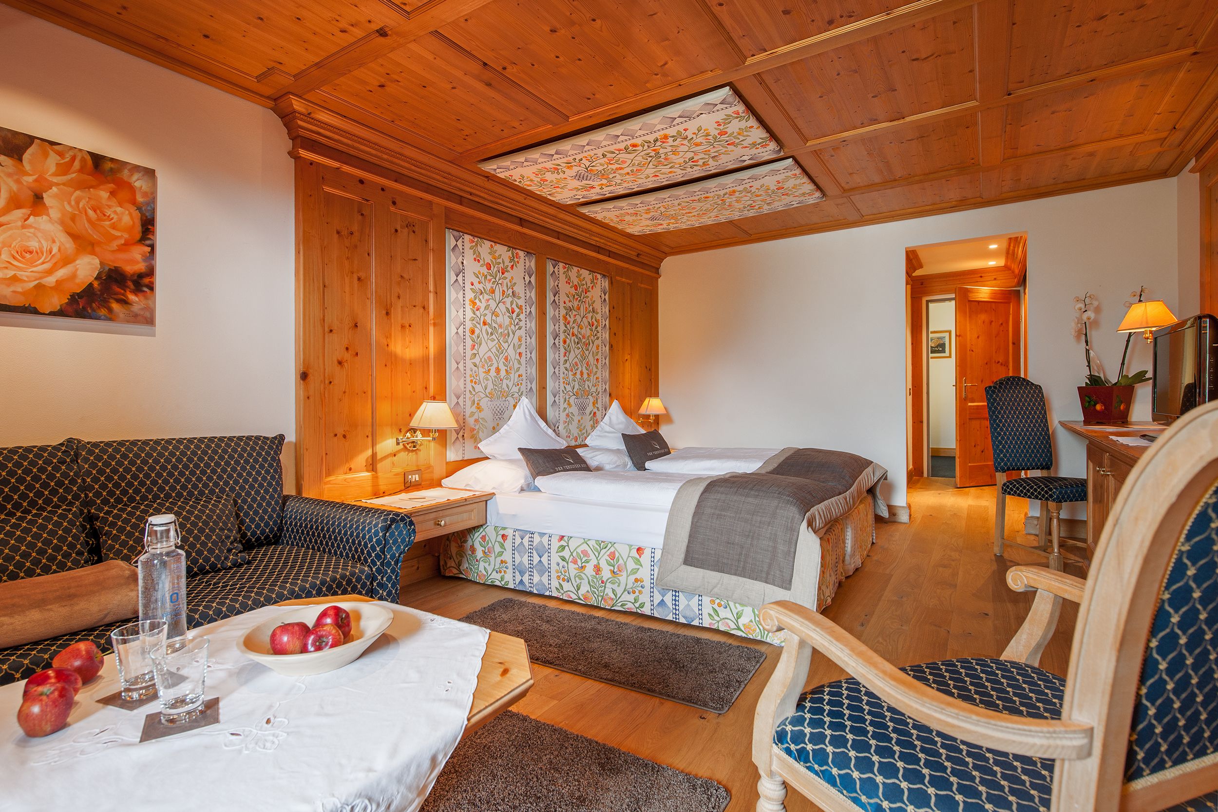 superior room | minibar, in-room safe, desk, free cots/infant beds