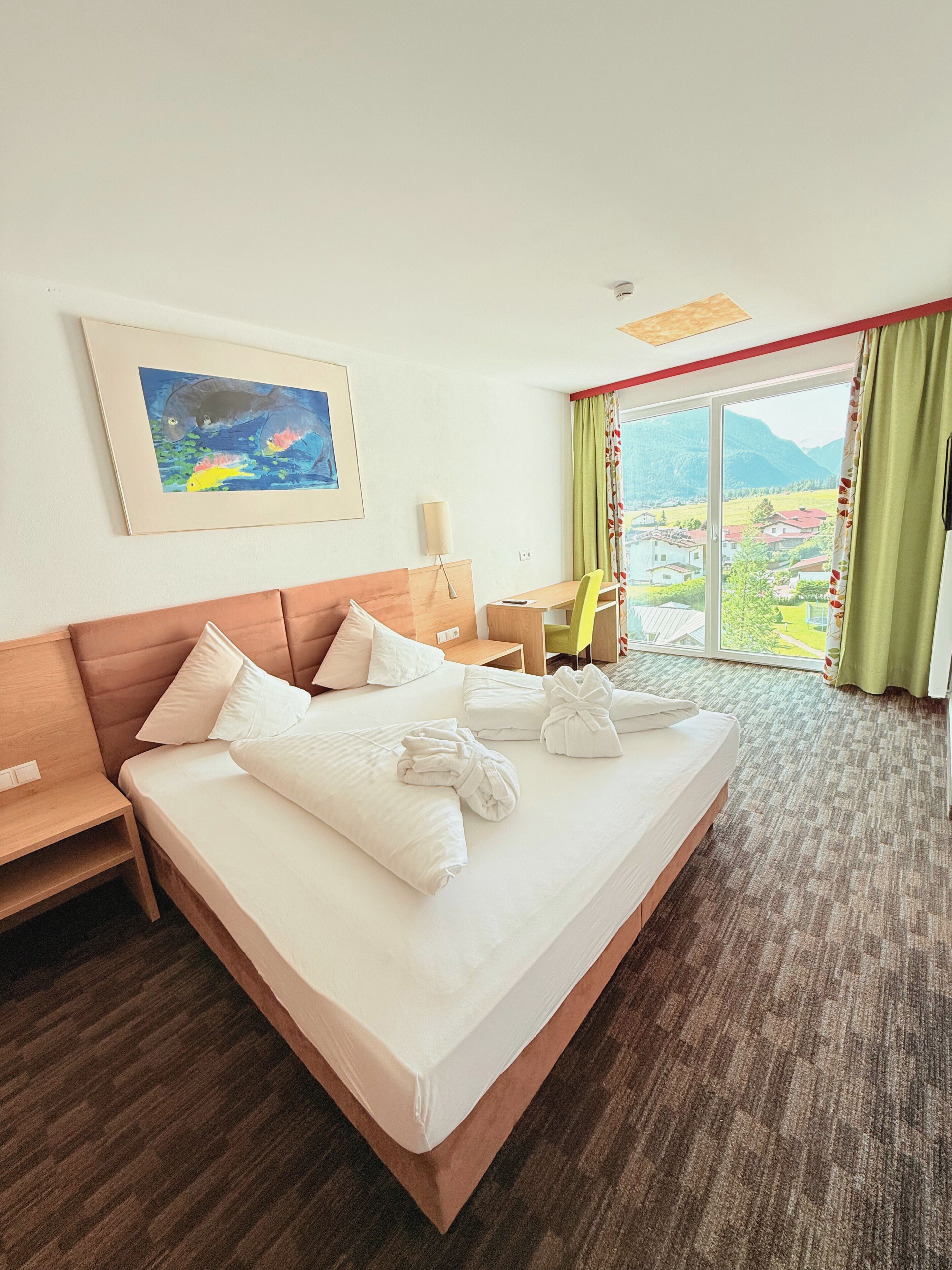 Classic Suite, Balcony | Down comforters, in-room safe, WiFi (free), individually decorated