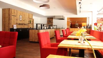 Déjeuner et dßner servis sur place