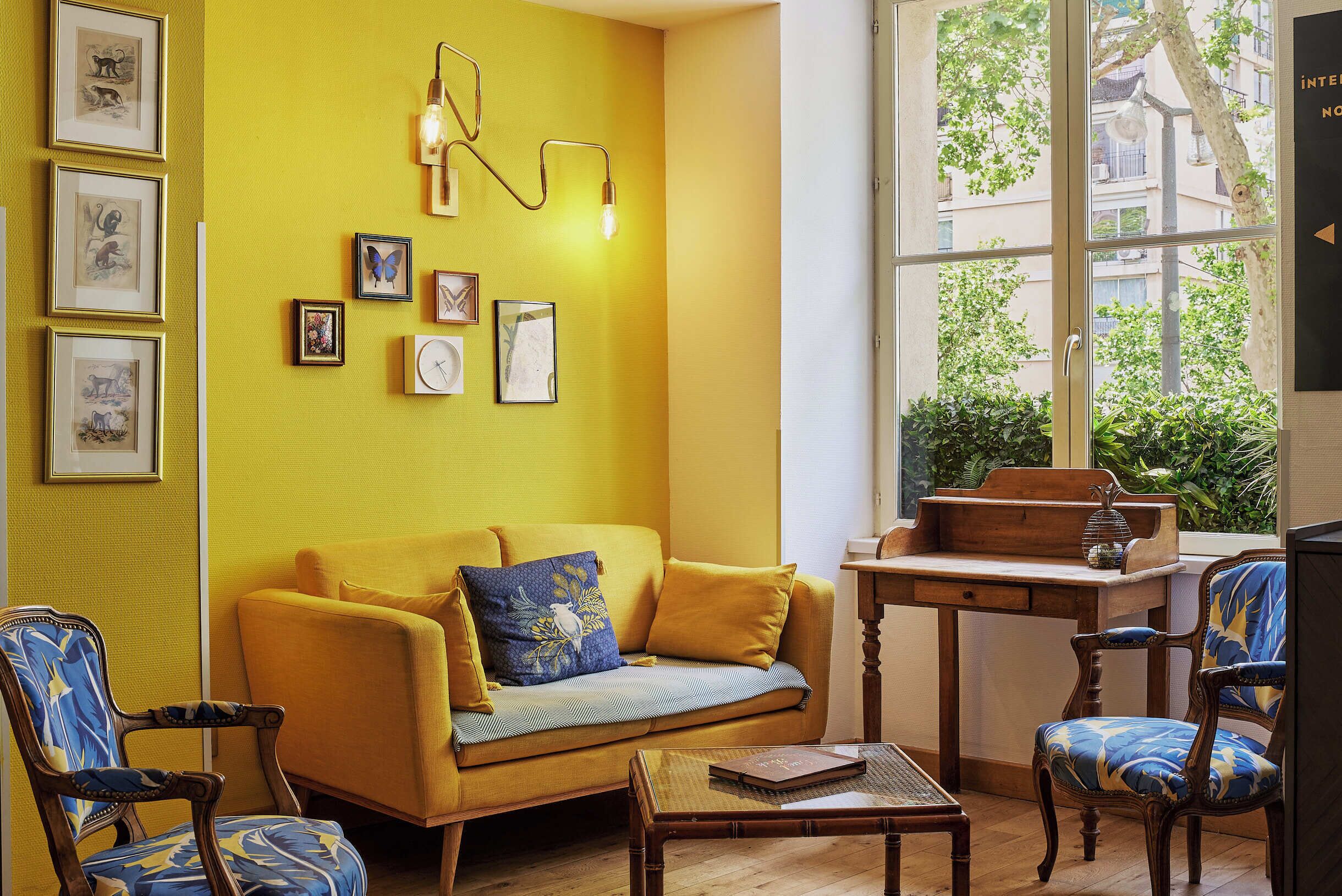 66-cm LCD TV with satellite channels, TV