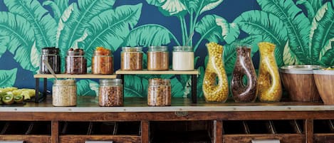 Frukostbuffé varje dag (EUR 14 per person)