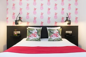 Family Room | Premium bedding, in-room safe, individually decorated - Marsiho By Happyculture (Marseille)