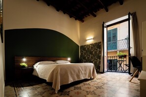 Superior Room | Minibar, individually decorated, individually furnished, desk - Residence Porta delle Botteghelle (Trapani)