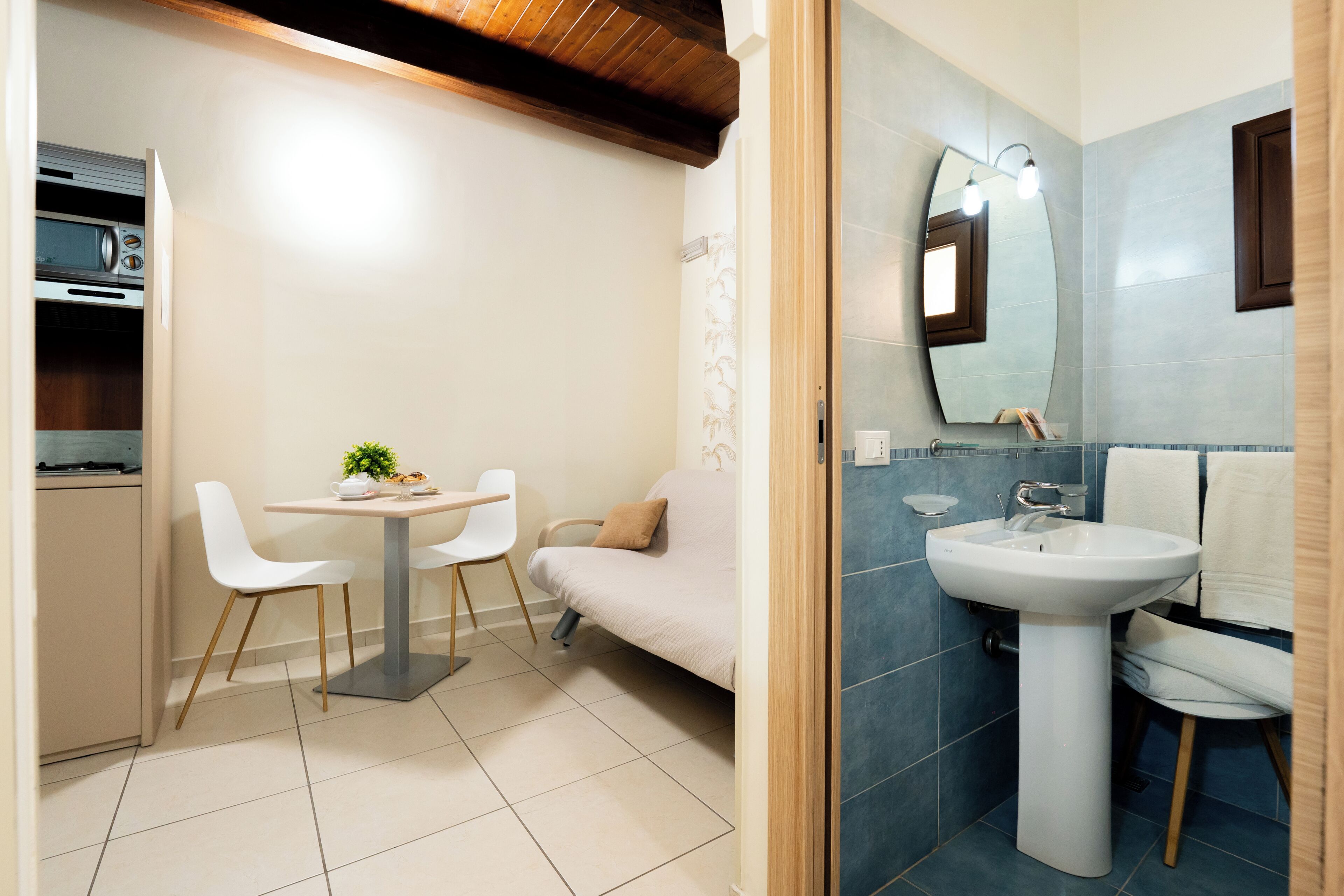 Lägenhet Basic - 1 dubbelsäng med bäddsoffa | Eget kök | Kaffe- och tebryggare och vattenkokare