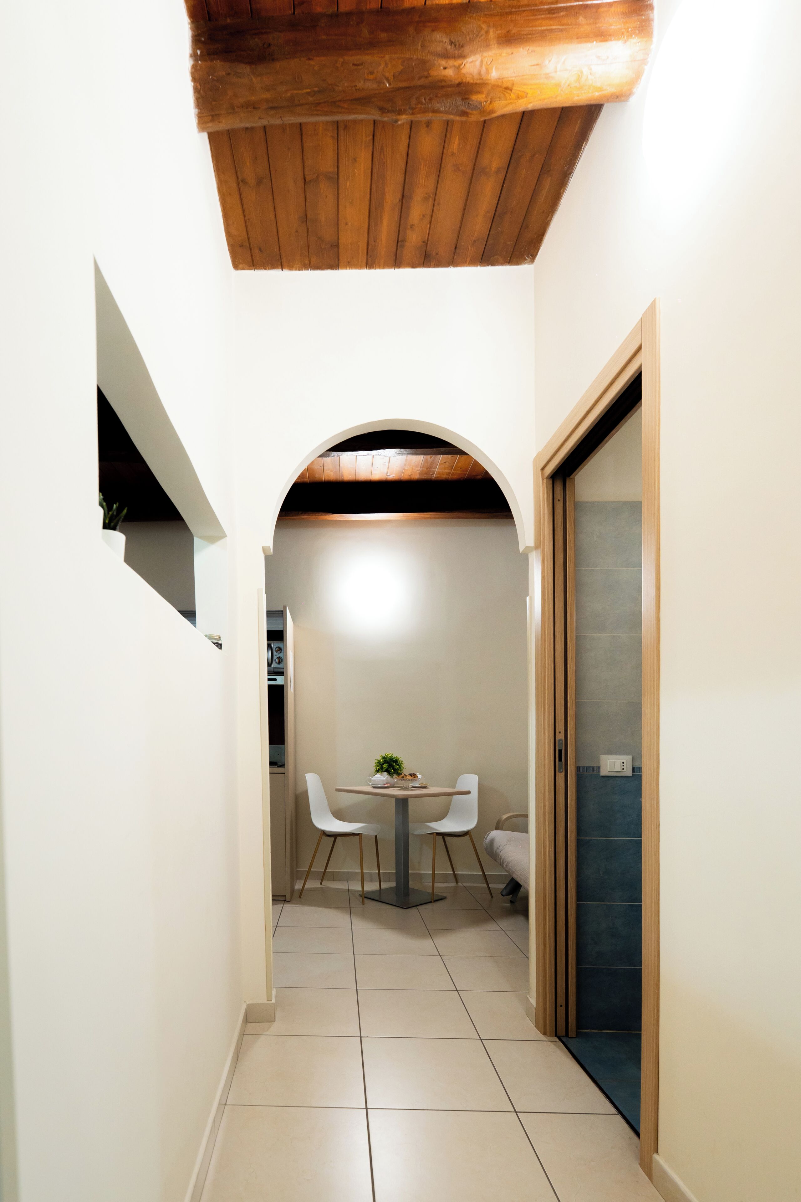 Basic Apartment, 1 Double Bed with Sofa bed | Minibar, individually decorated, individually furnished, desk