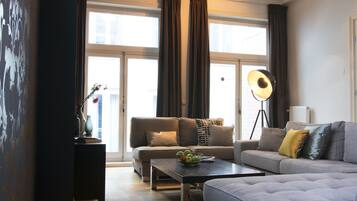 Apartment, 3 Bedrooms | Living room | TV