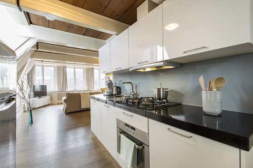 Appartement, uitzicht op het water | Privékeuken | Een espressoapparaat, een koffiezetapparaat/waterkoker, een waterkoker