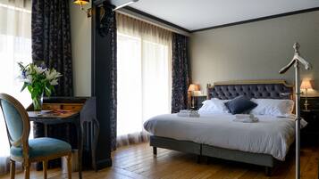 Luxe beddengoed, verduisterende gordijnen, gratis wifi, beddengoed