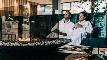 Couples treatment room(s), sauna, steam room, body treatments