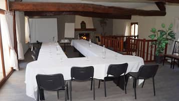 Meeting facility
