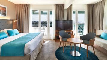 Junior Double Room, Balcony, Partial Sea View