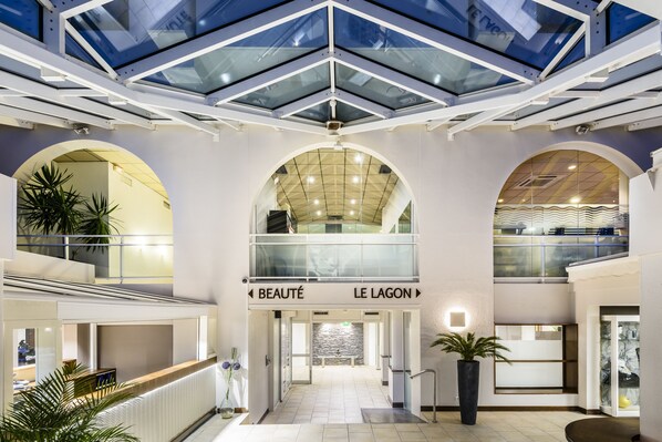 Sauna, hot tub, steam room, Turkish bath, body treatments, hydrotherapy