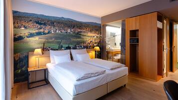 Comfort double room | Hypo-allergenic bedding, minibar, in-room safe, desk