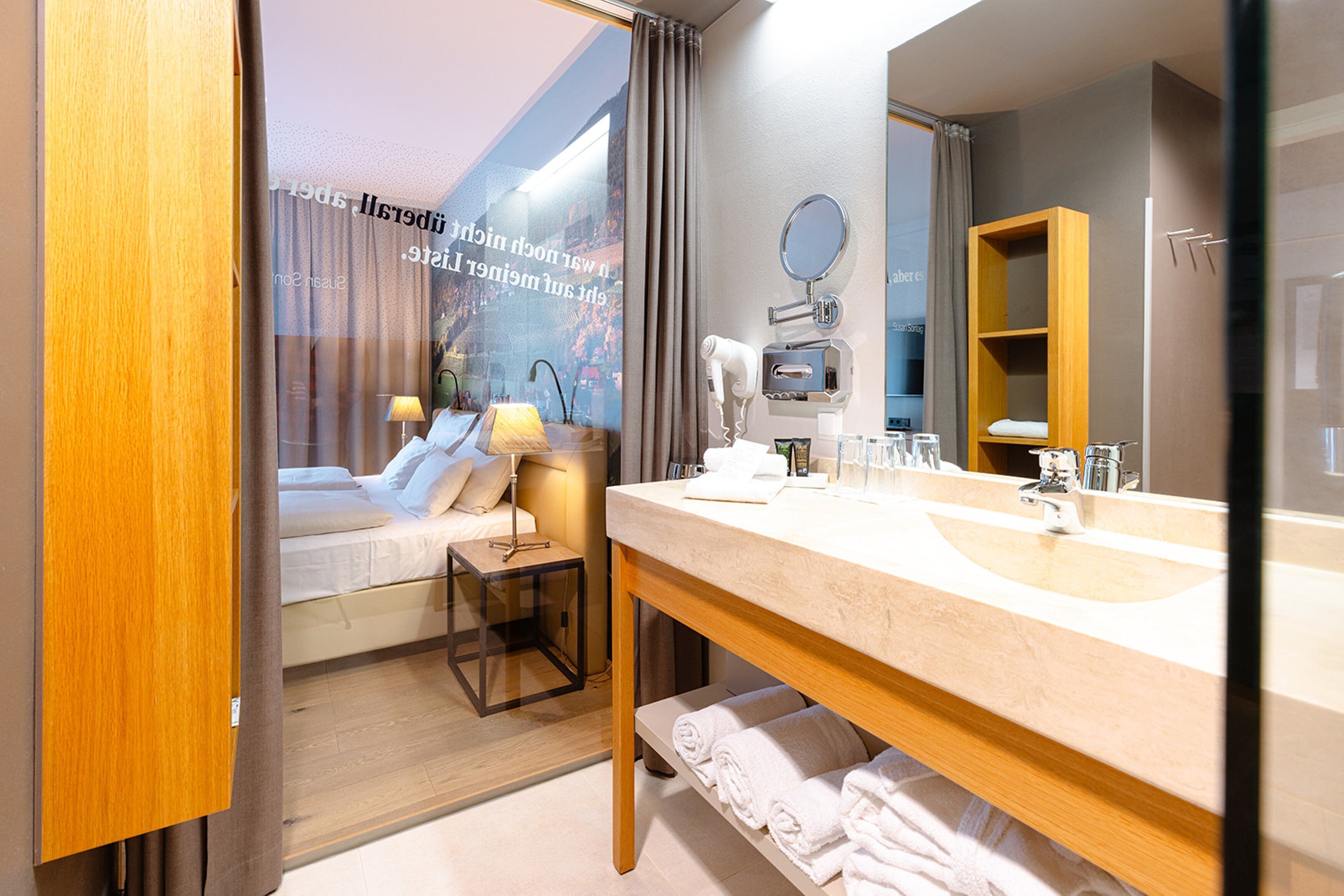 1 bedroom, hypo-allergenic bedding, minibar, in-room safe