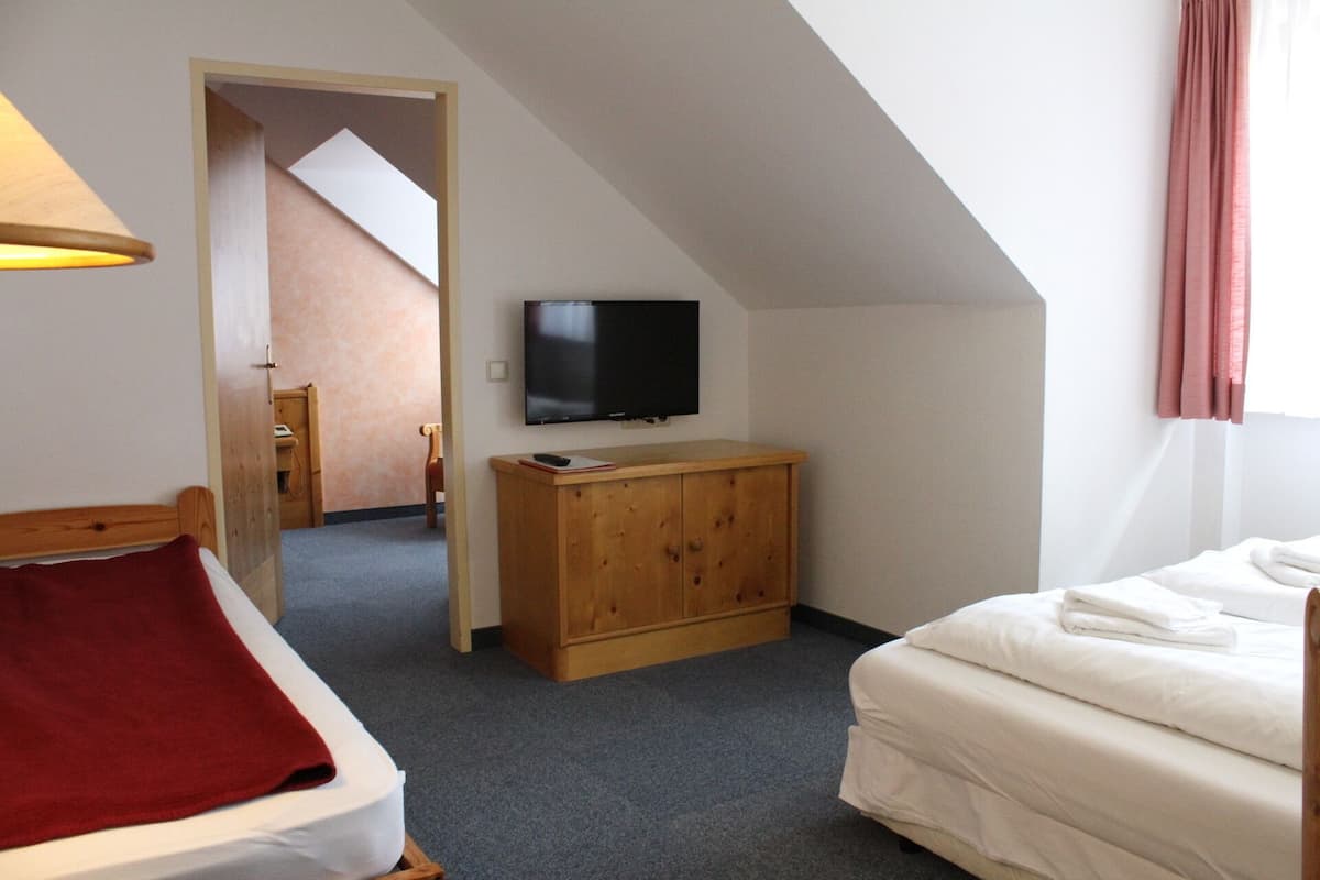 Chambre Familiale, 2 chambres (6 persons)