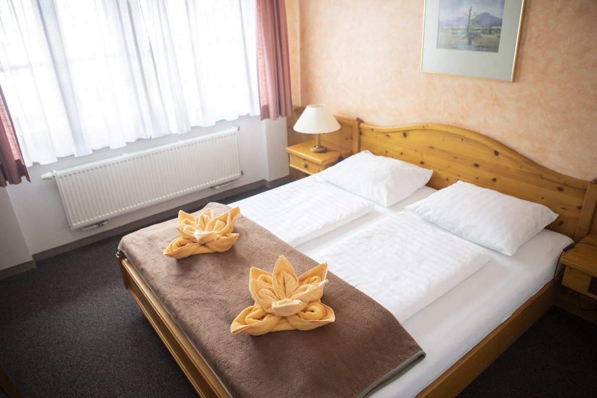 Coffres-forts dans les chambres, bureau, rideaux occultants