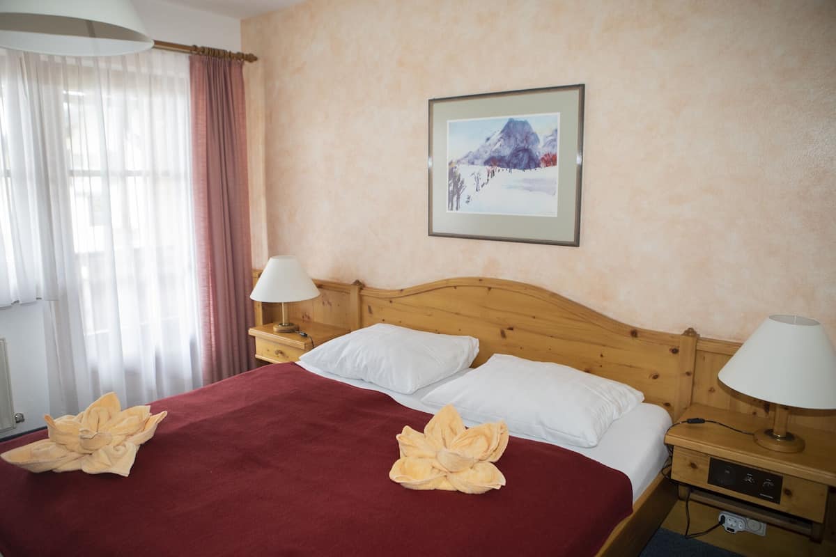 Coffres-forts dans les chambres, bureau, rideaux occultants